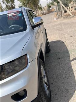 جیپ گراند شیرۆکی